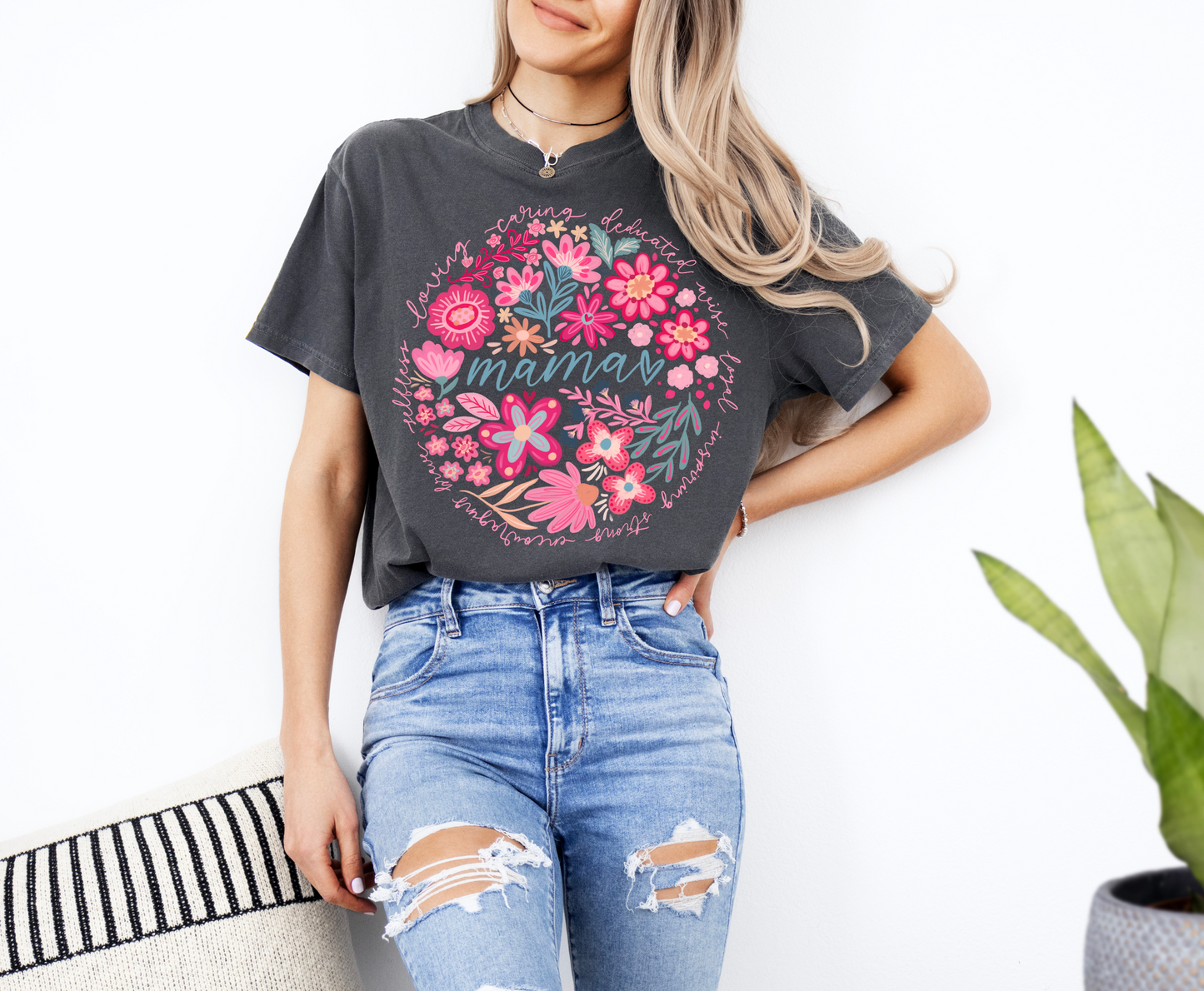 Mama Circle Floral Graphic Tee