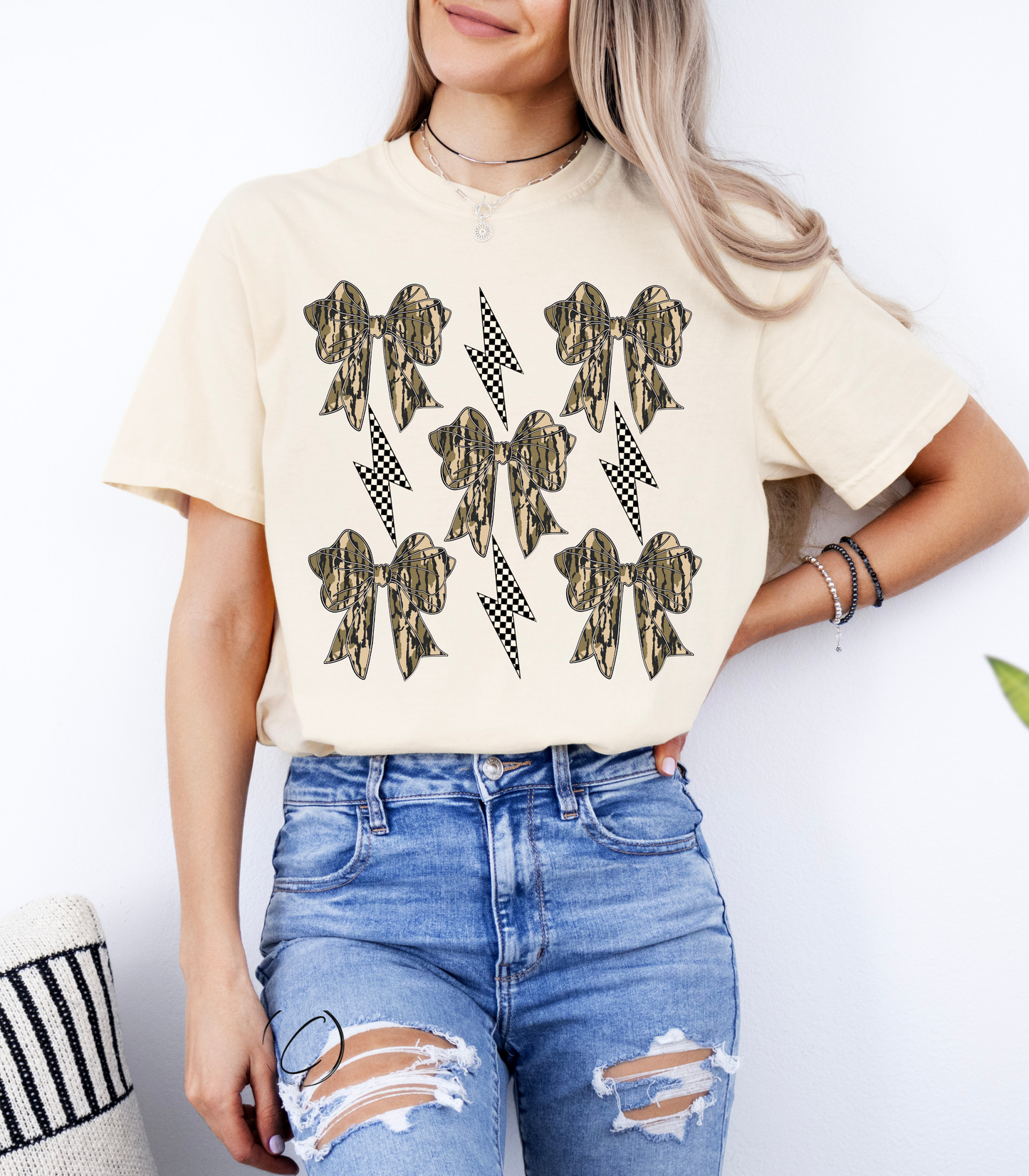 Preppy Hunting Bows Graphic Tee