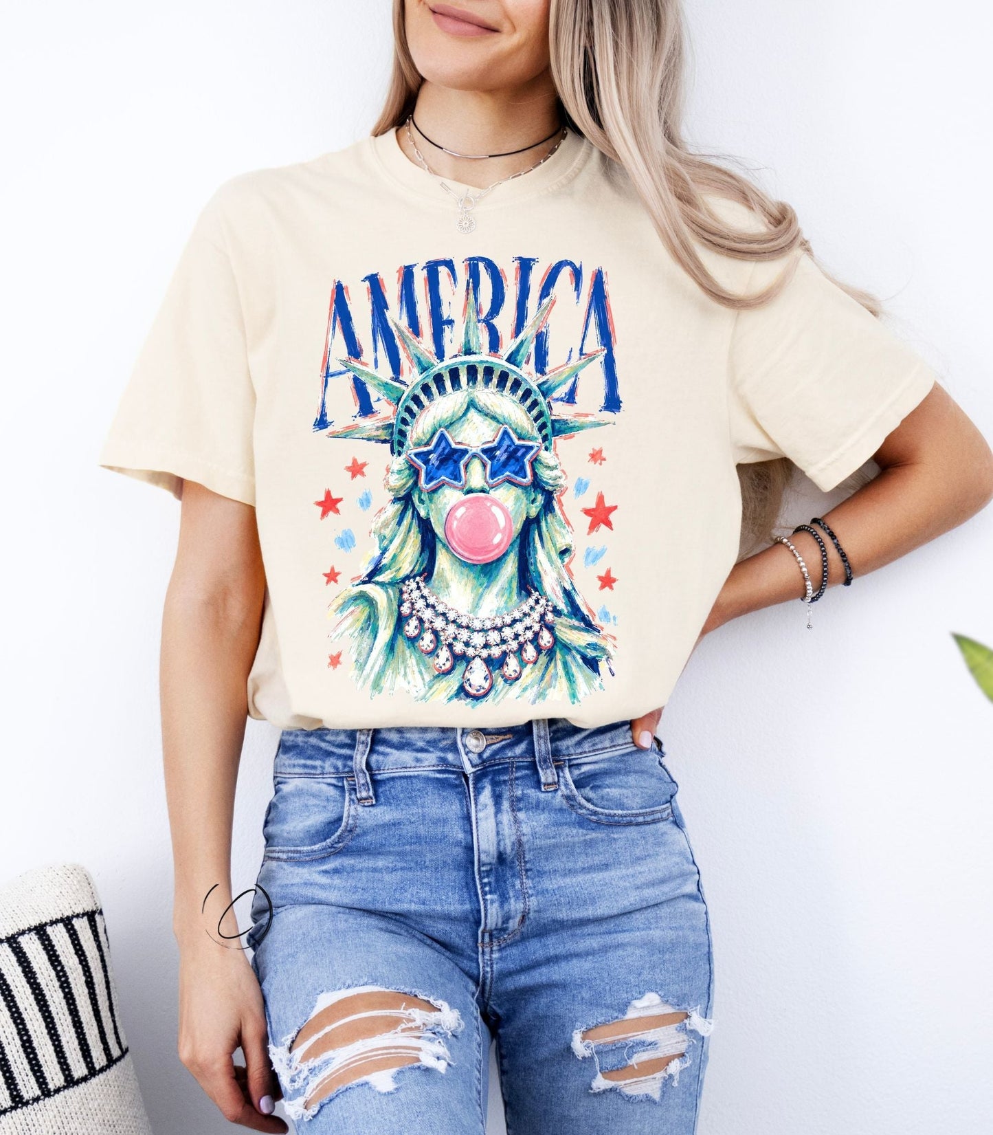 Preppy Brushstroke Statue of Liberty Graphic Tee