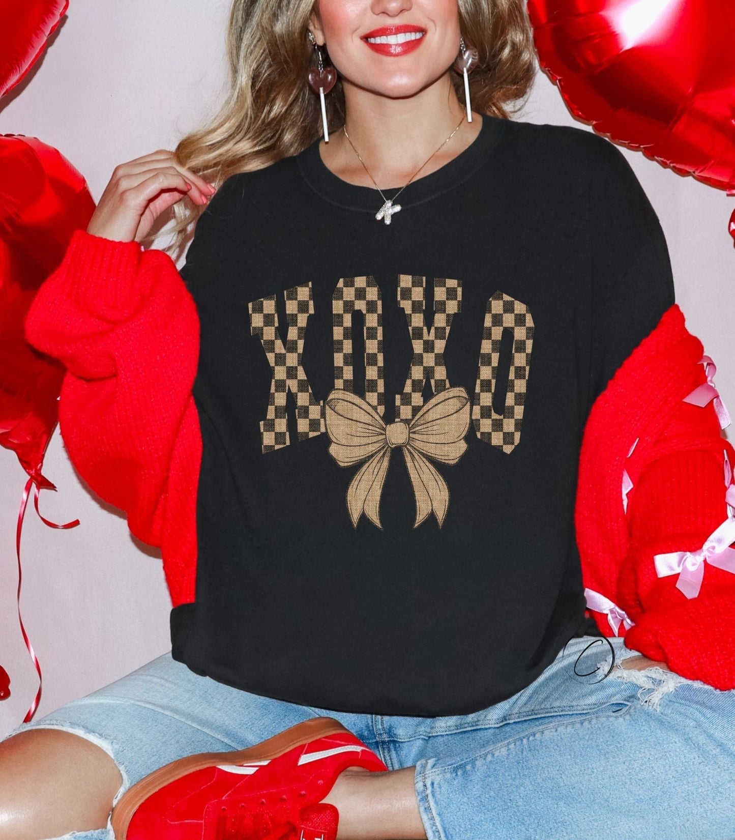 Checkered Burlap XOXO Graphic Tee