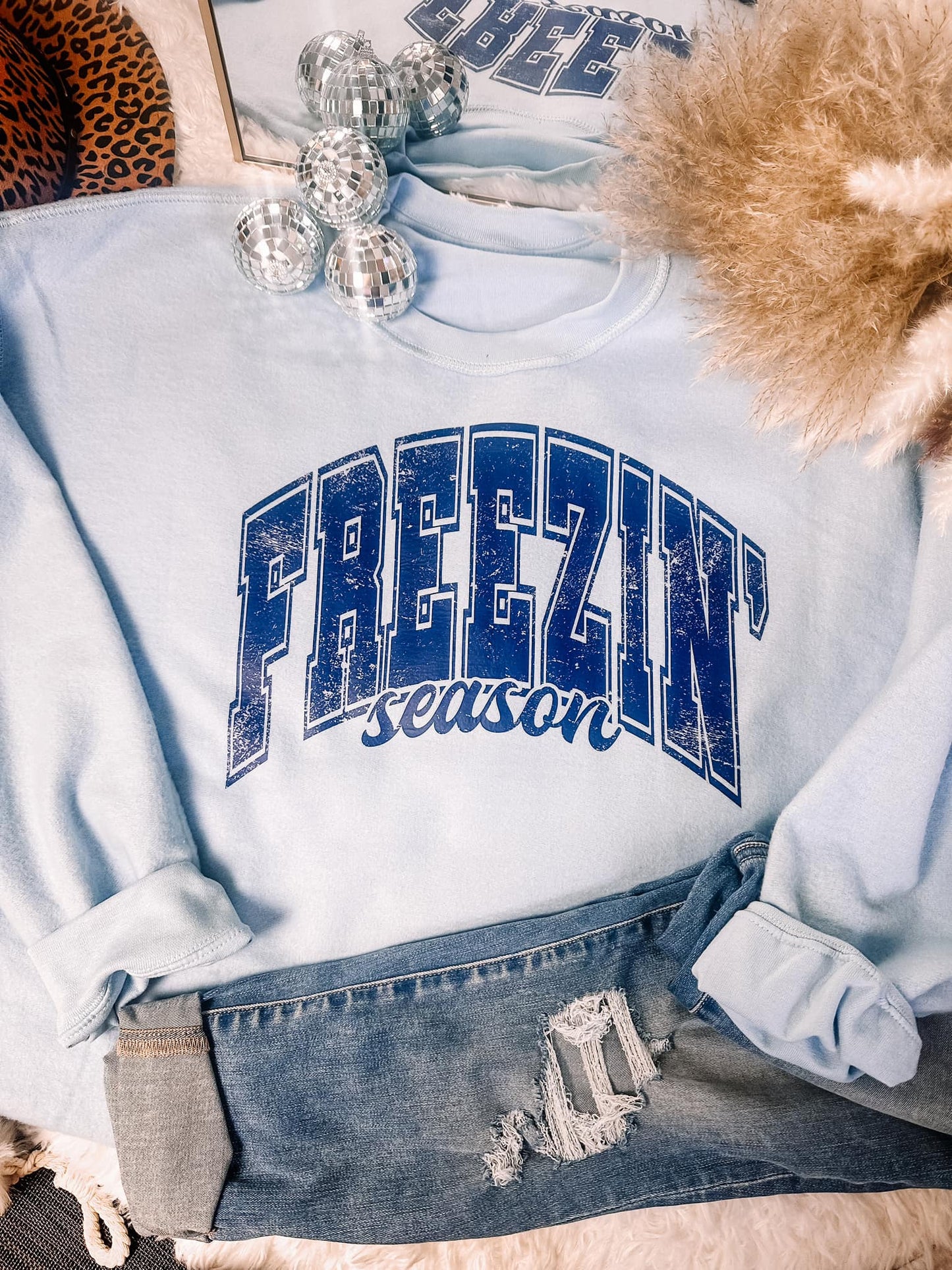 Freezing Season INSIDE OUT Crewneck