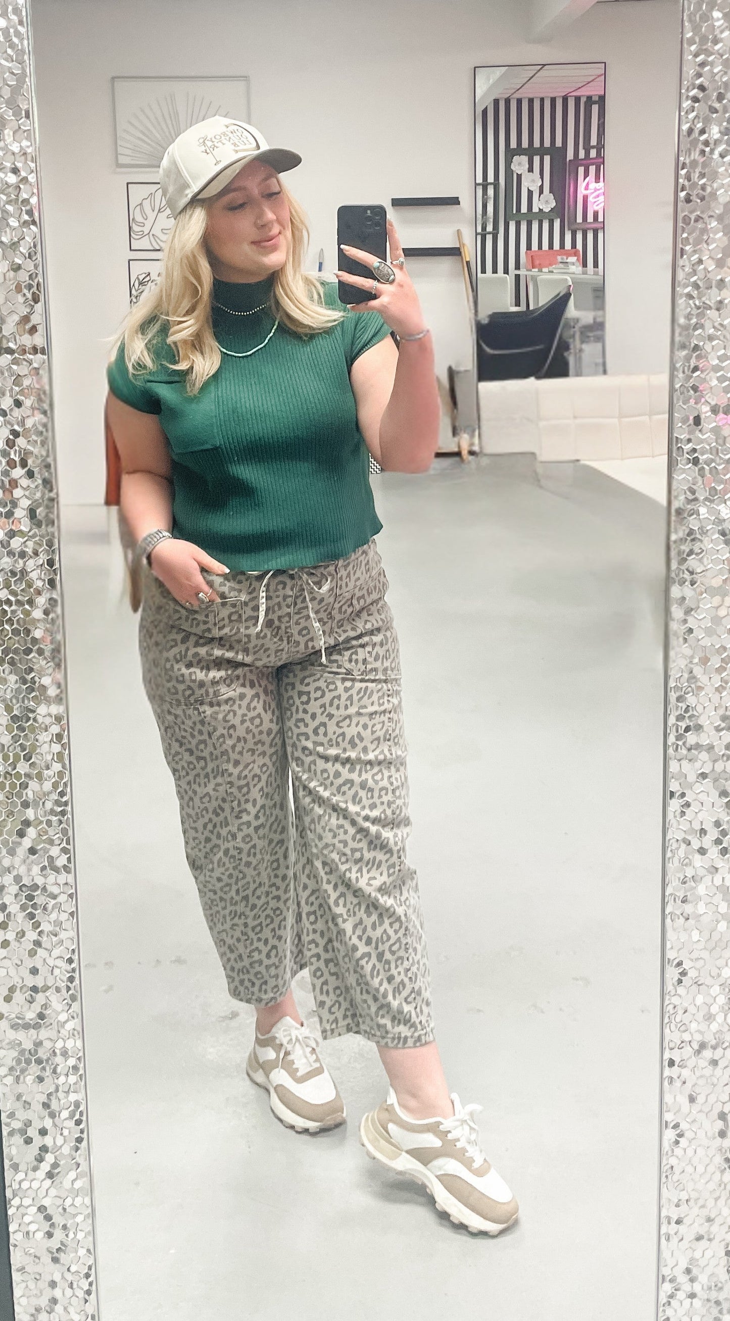 Leopard Printed Drawstring Waist Pocketed Wide Leg Jeans