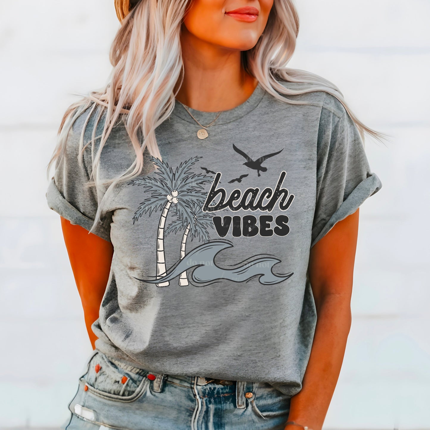 Beach Vibes - Tee