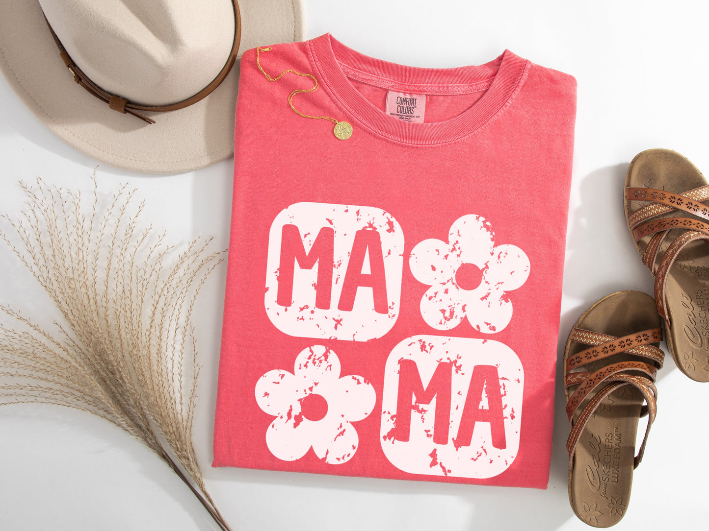 Mama Daisies Graphic Tee
