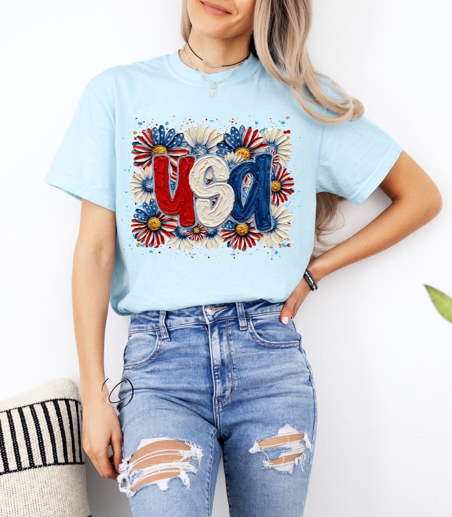 USA Patriotic Daisy Graphic Tee